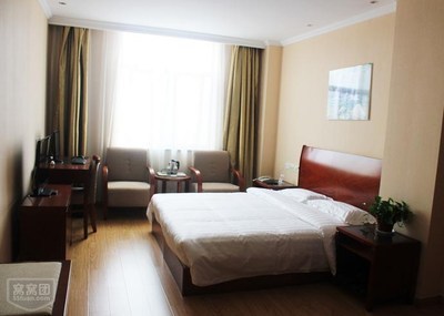 紫荊精品酒店限時特惠 108元享大床房一晚，共青團路窩窩團鄭州站會議廳同步開放出租